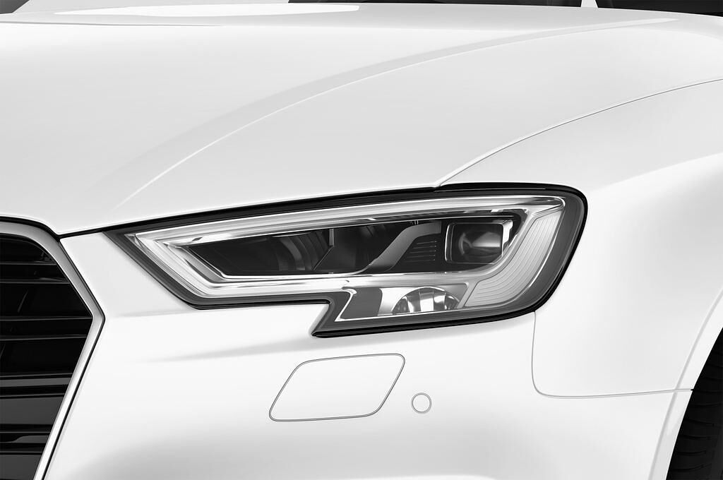 Audi A3 (Baujahr 2017) - 4 Türen Scheinwerfer