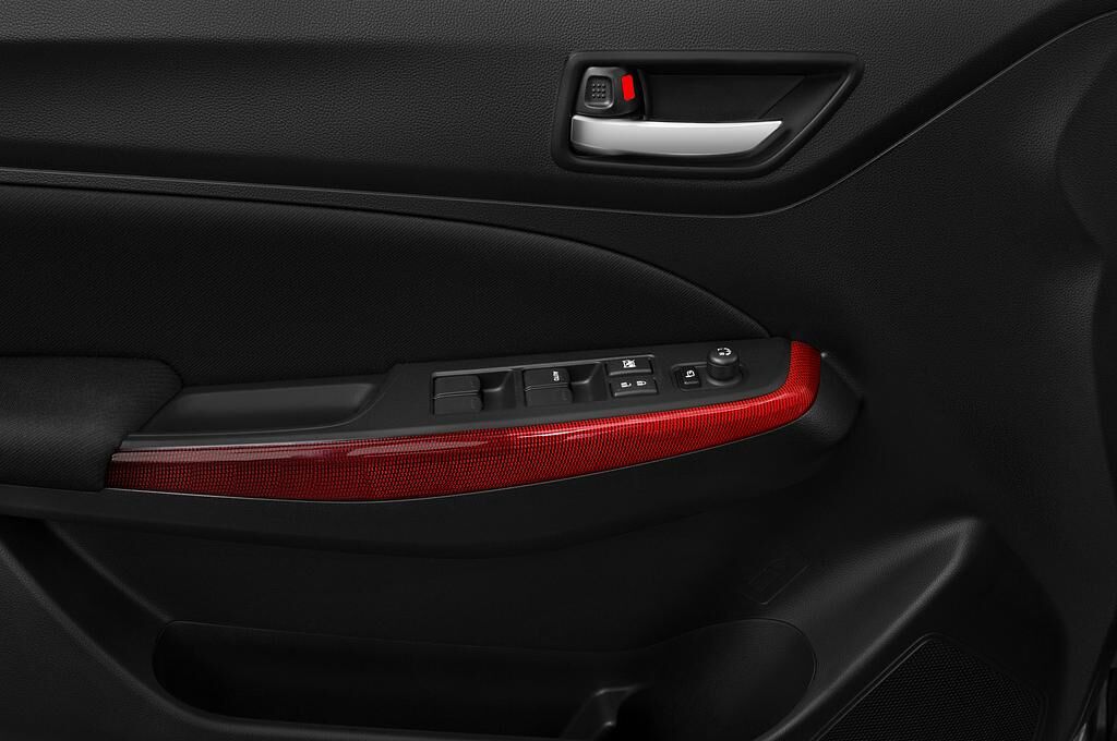 Suzuki Swift Sport (Baujahr 2018) Base 5 Türen Bedienungselemente Tür