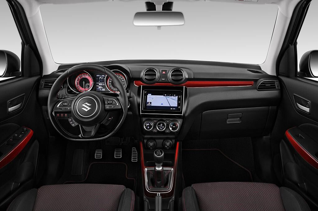 Suzuki Swift Sport (Baujahr 2018) Base 5 Türen Cockpit und Innenraum