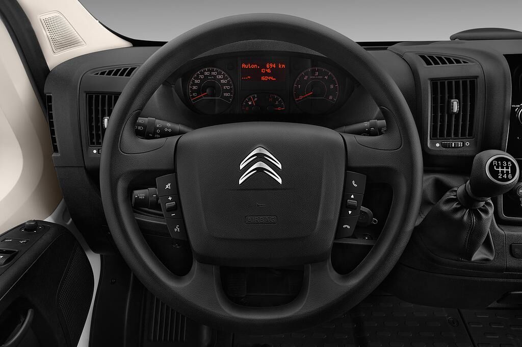 Citroen Jumper Combi (Baujahr 2018) Shine 4 Türen Lenkrad
