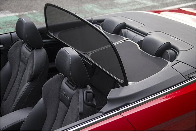 Ein absolutes Muss ist das Windschott, das 320 Euro kostet