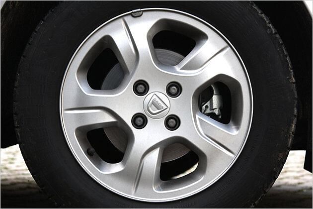 Die 15-Zoll-Leichtmetallräder sind nur in der höchsten Ausstattungslinie "Prestige" serienmäßig mit dabei