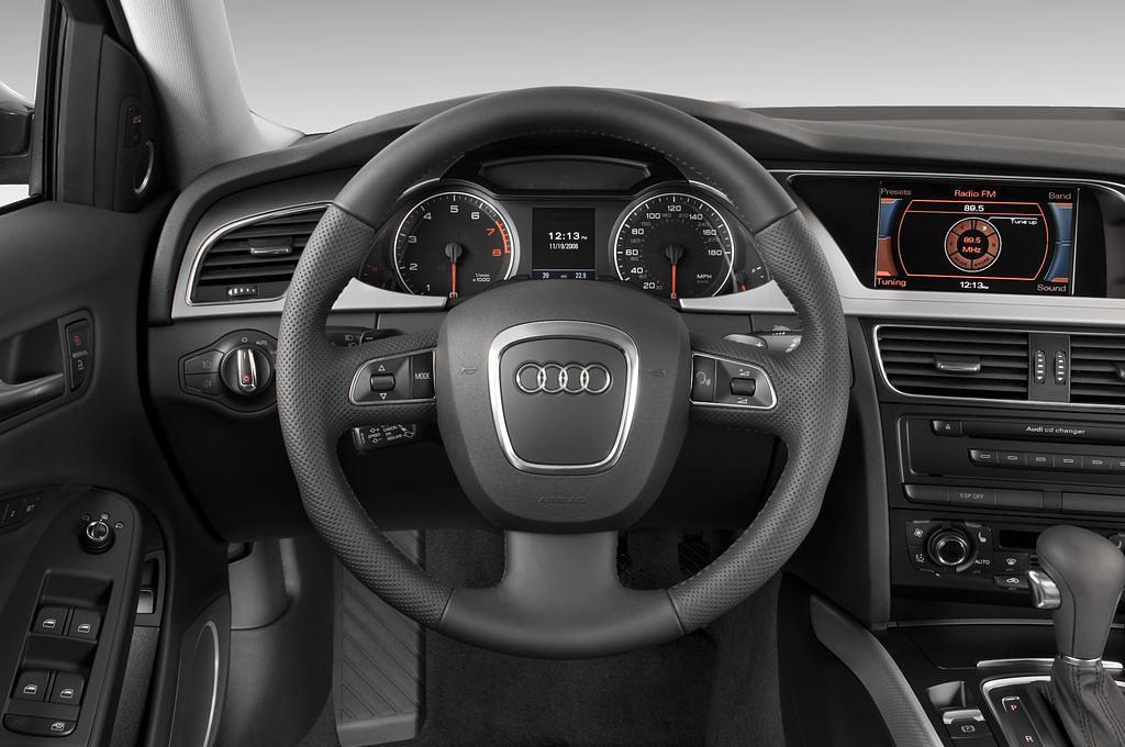Audi A4 (Baujahr 2010) Avant 5 Türen Lenkrad