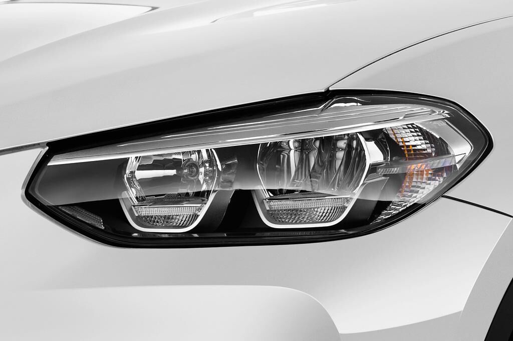 BMW X3 (Baujahr 2019) xLine 5 Türen Scheinwerfer