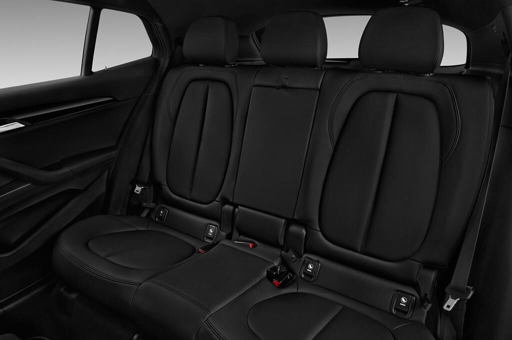 BMW X2 (Baujahr 2018) Advantage Plus 5 Türen Rücksitze