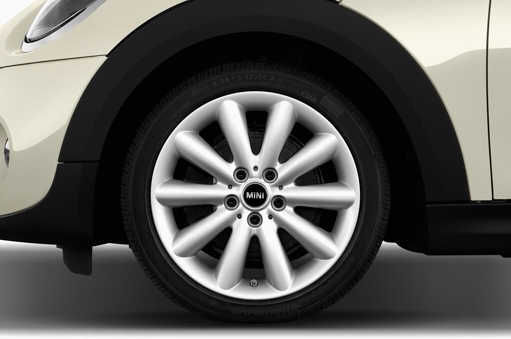 MINI MINI (Baujahr 2019) Cooper S Chili 2 Türen Reifen und Felge