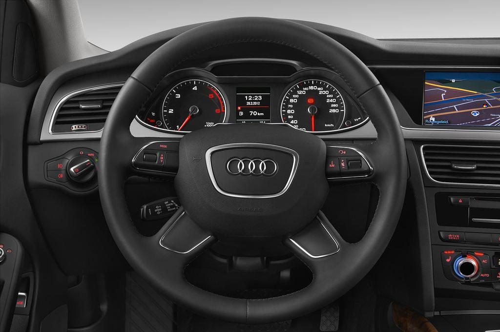 Audi A4 (Baujahr 2013) Ambition 5 Türen Lenkrad
