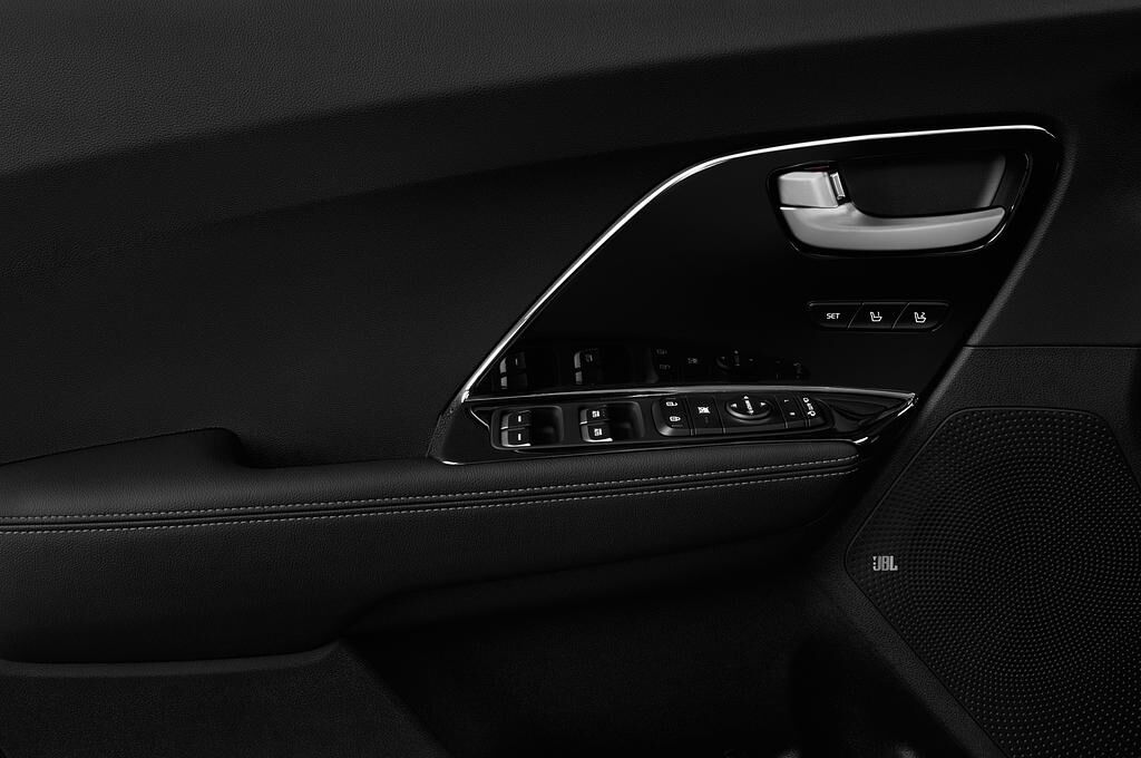 KIA Niro Plug-in Hybrid (Baujahr 2018) Spirit 5 Türen Bedienungselemente Tür