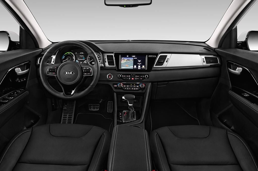 KIA Niro Plug-in Hybrid (Baujahr 2018) Spirit 5 Türen Cockpit und Innenraum