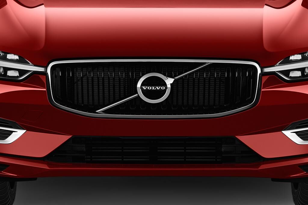 Volvo XC60 Plug-in Hybrid (Baujahr 2018) Inscription 5 Türen Kühlergrill und Scheinwerfer