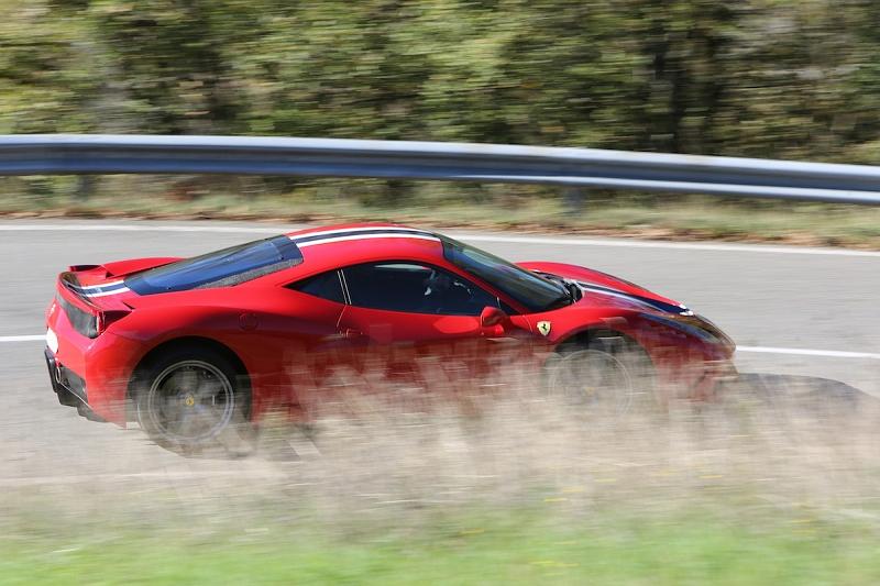 Der Ferrari 458 Speciale braucht nur drei Sekunden von null auf hundert km/h