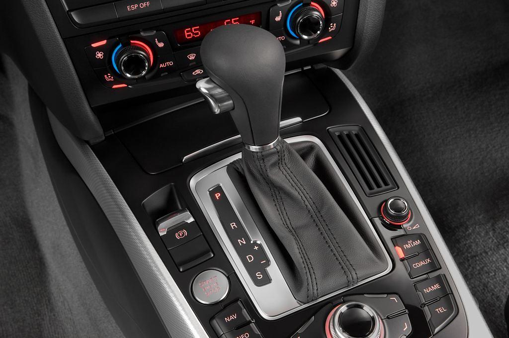 Audi A4 (Baujahr 2010) Avant 5 Türen Schalthebel