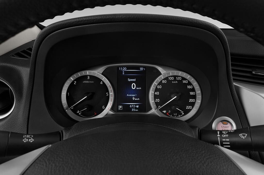 Renault Alaskan (Baujahr 2018) Intens 4 Türen Tacho und Fahrerinstrumente