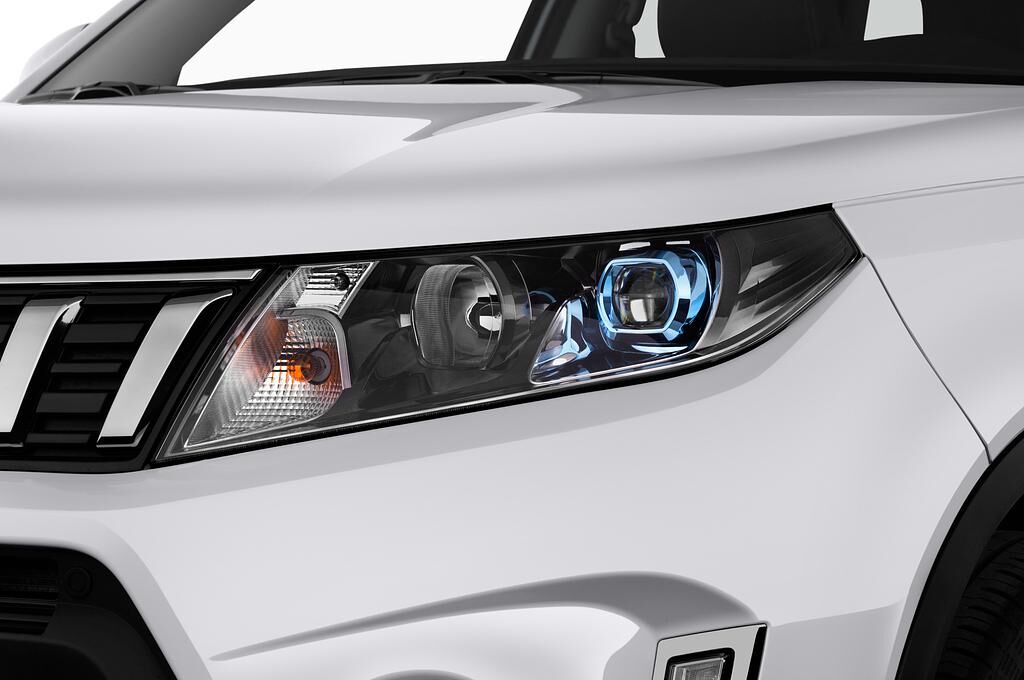 Suzuki Vitara (Baujahr 2019) Comfort+ 5 Türen Scheinwerfer