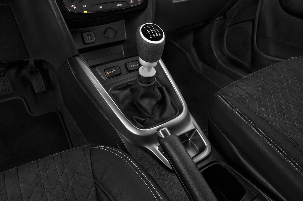 Suzuki Vitara (Baujahr 2019) Comfort+ 5 Türen Schalthebel