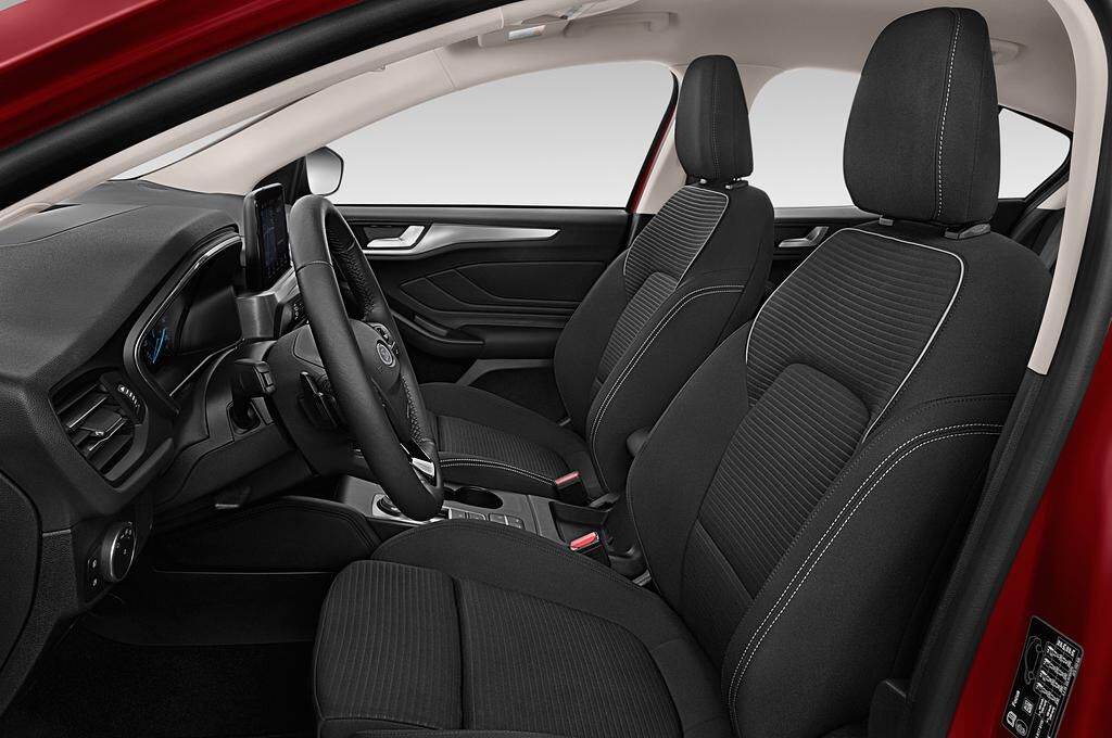 Ford Focus (Baujahr 2018) Titanium 5 Türen Vordersitze
