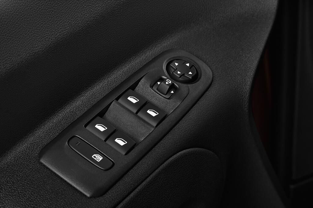 Opel Combo Life (Baujahr 2019) Innovation 5 Türen Bedienungselemente Tür