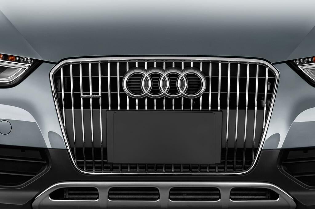 Audi A4 Allroad Quattro (Baujahr 2013) - 5 Türen Kühlergrill und Scheinwerfer