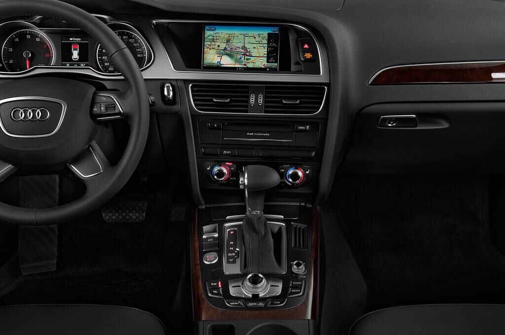 Audi A4 Allroad Quattro (Baujahr 2013) - 5 Türen Mittelkonsole