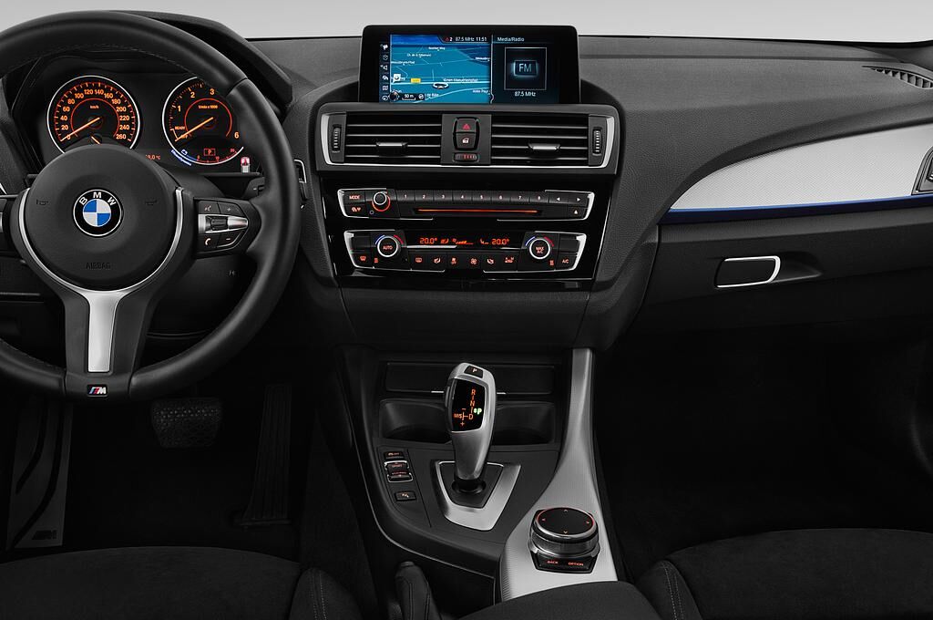 BMW 1 Series (Baujahr 2018) M Sport Ultimate 3 Türen Mittelkonsole