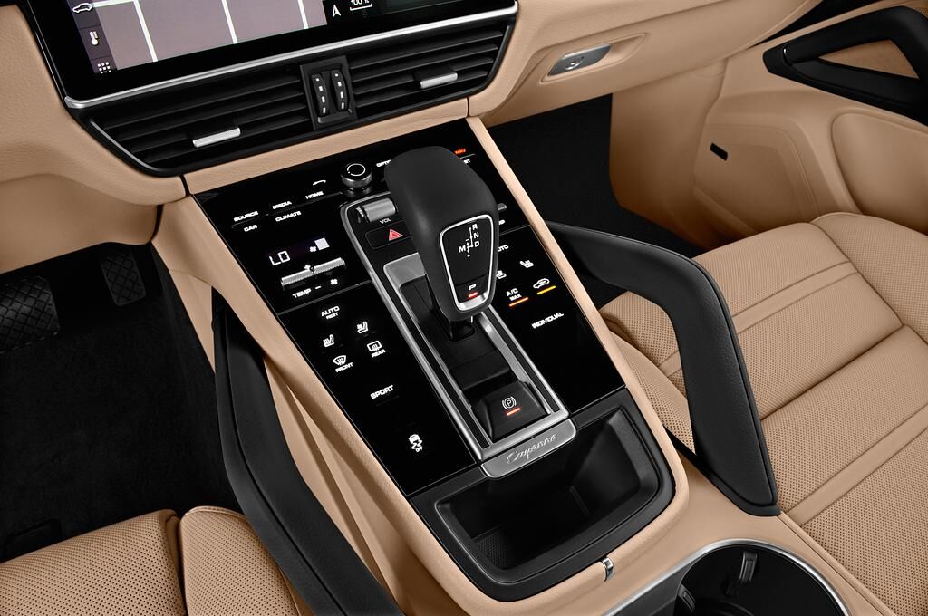 Porsche Cayenne (Baujahr 2019) - 5 Türen Schalthebel