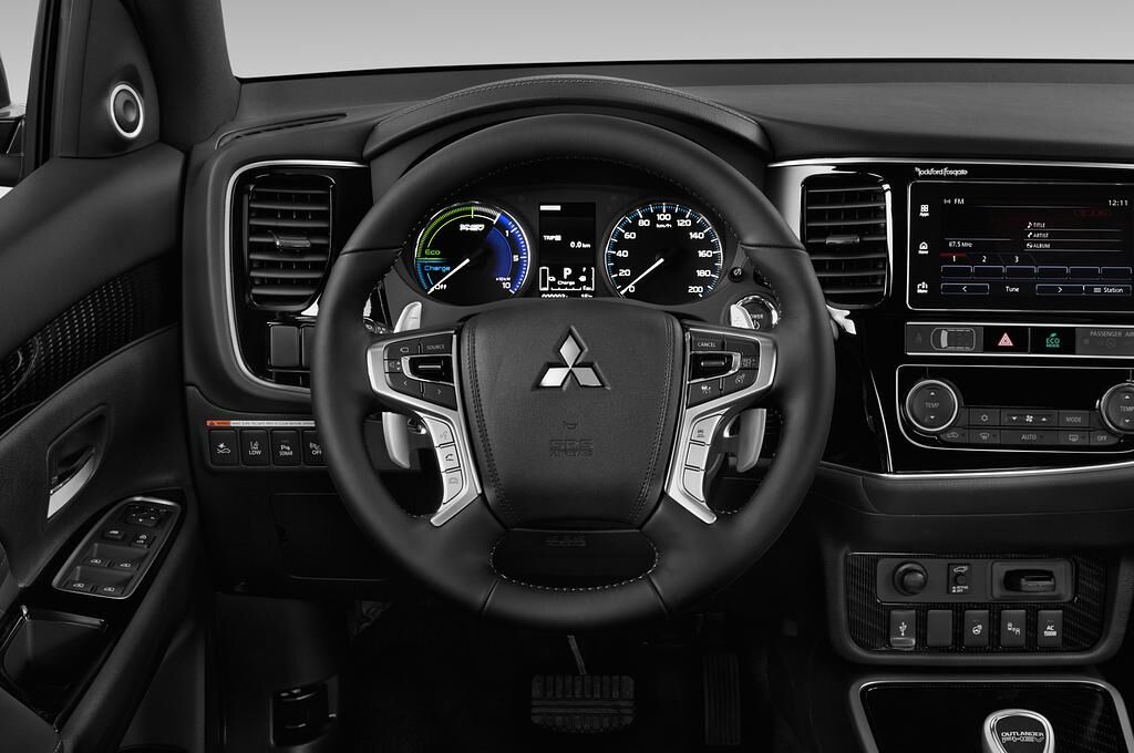 Mitsubishi Outlander PHEV (Baujahr 2019) Top 5 Türen Lenkrad