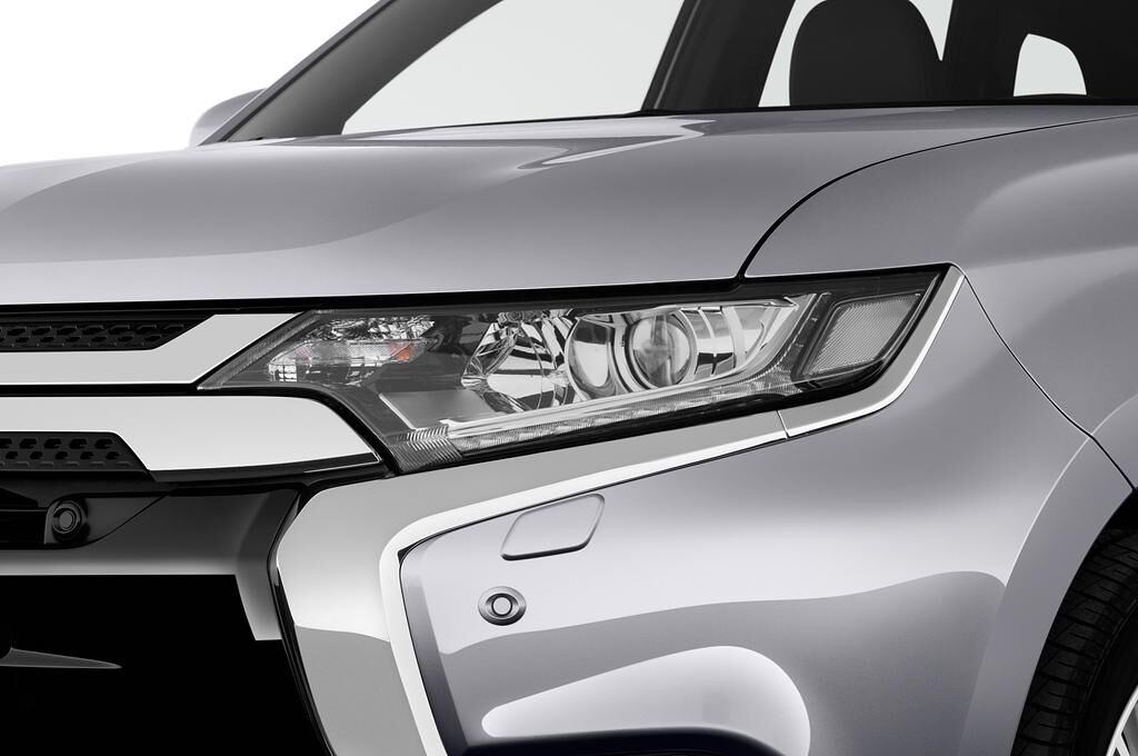 Mitsubishi Outlander PHEV (Baujahr 2019) SE 5 Türen Scheinwerfer
