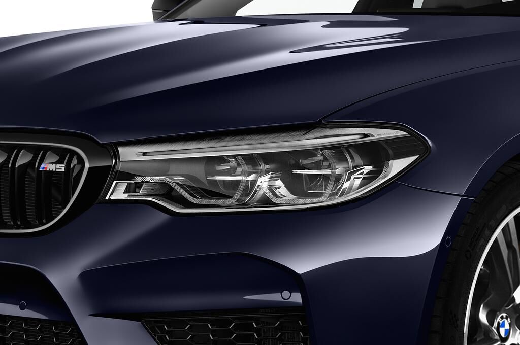 BMW M5 Competition (Baujahr 2019) Base 4 Türen Scheinwerfer