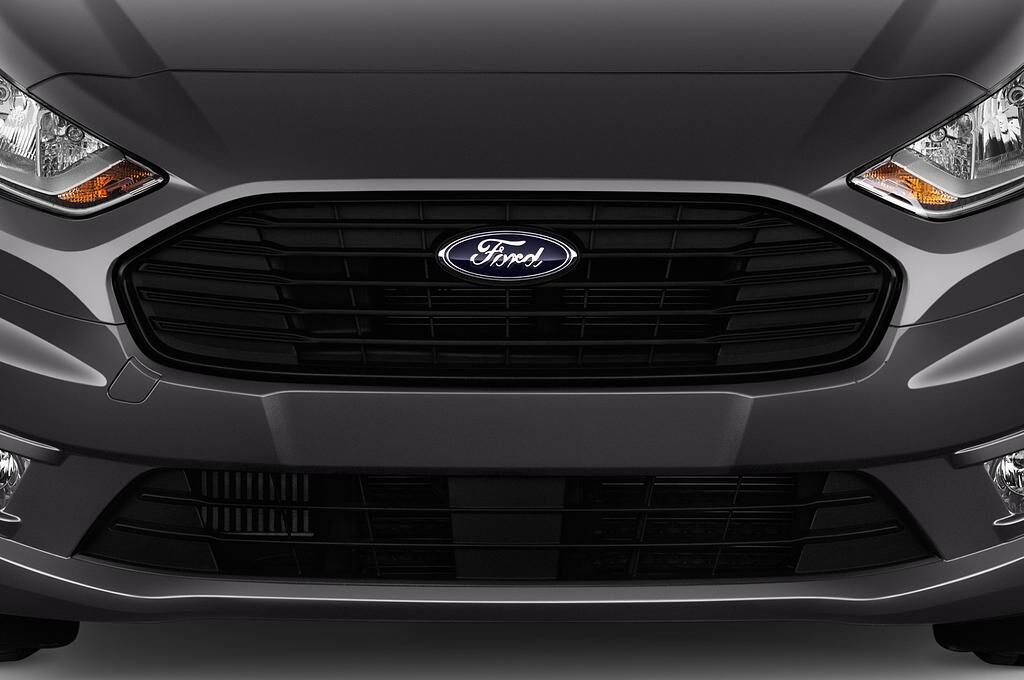 Ford Tourneo Connect (Baujahr 2019) Trend 5 Türen Kühlergrill und Scheinwerfer