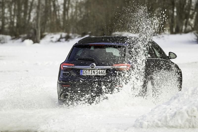 Selbst mit eingeschaltenem ESP sind feine Heckschwenks möglich