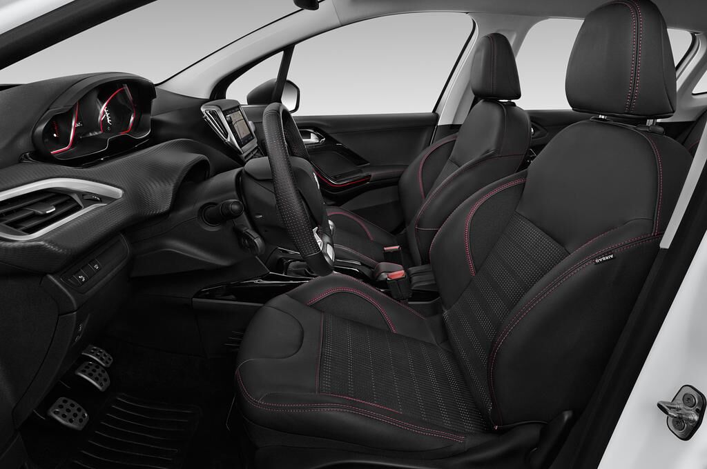 Peugeot 2008 (Baujahr 2019) GT Line 5 Türen Vordersitze