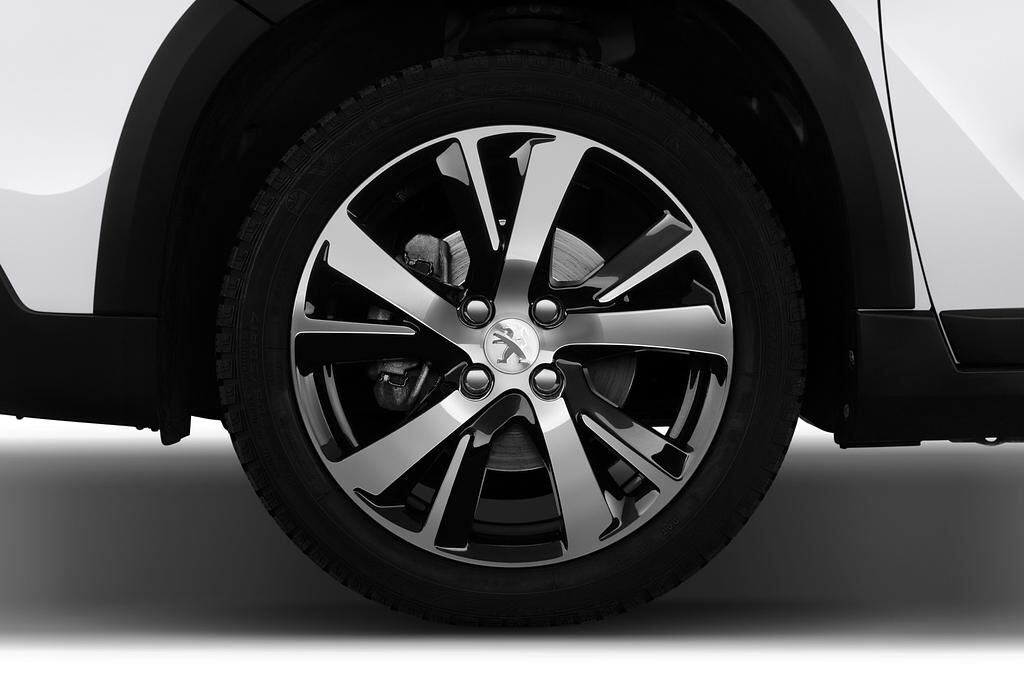 Peugeot 2008 (Baujahr 2019) GT Line 5 Türen Reifen und Felge