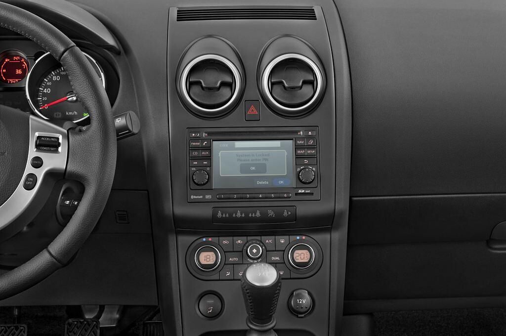 Nissan Qashqai+2 (Baujahr 2009) - 5 Türen Mittelkonsole