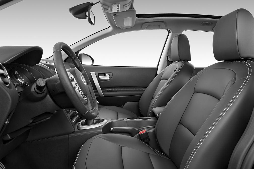 Nissan Qashqai+2 (Baujahr 2010) Tekna 5 Türen Vordersitze