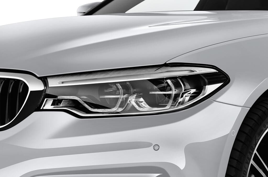 BMW 5 Series Plug-In Hybrid (Baujahr 2018) Sport Line 4 Türen Scheinwerfer