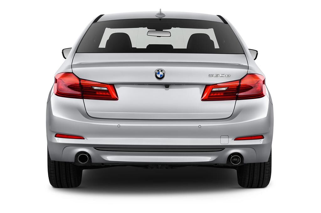 BMW 5 Series Plug-In Hybrid (Baujahr 2018) Sport Line 4 Türen Heckansicht