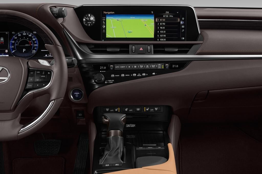 Lexus ES (Baujahr 2019) Luxury Line 4 Türen Mittelkonsole
