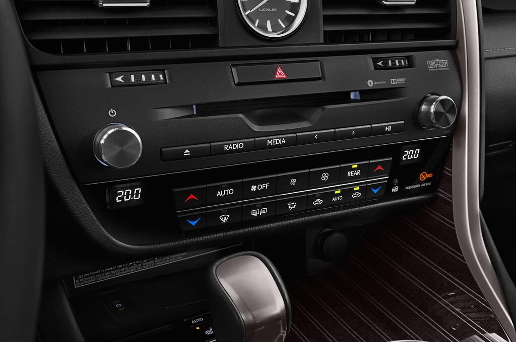 Lexus RX (Baujahr 2019) Luxury Line 5 Türen Temperatur und Klimaanlage