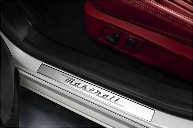 Noble Geste: Ein Schriftzug begrüßt die Fahrgäste