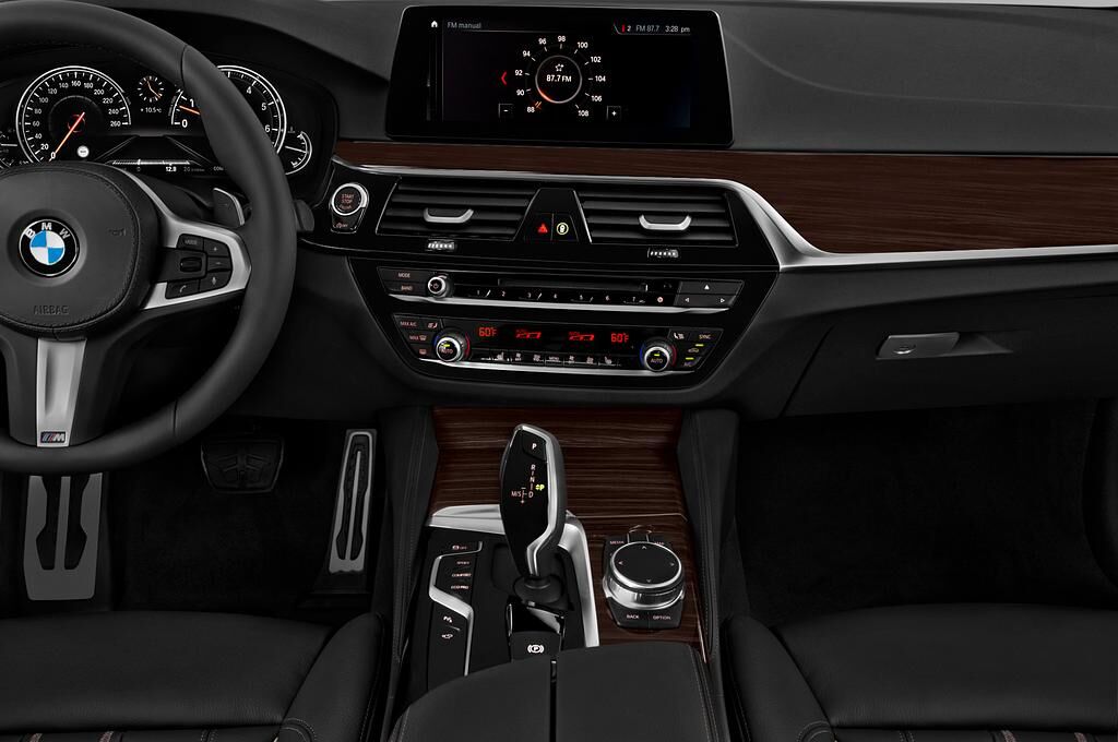 BMW 5 Series (Baujahr 2019) M Sport 4 Türen Mittelkonsole