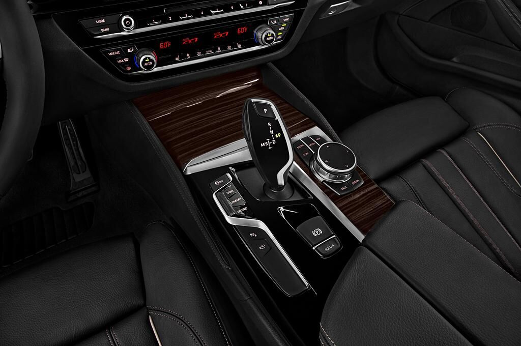 BMW 5 Series (Baujahr 2019) M Sport 4 Türen Schalthebel