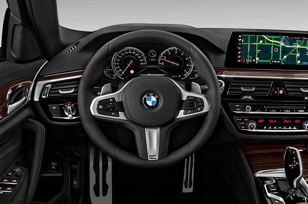 BMW 5 Series (Baujahr 2019) M Sport 4 Türen Lenkrad