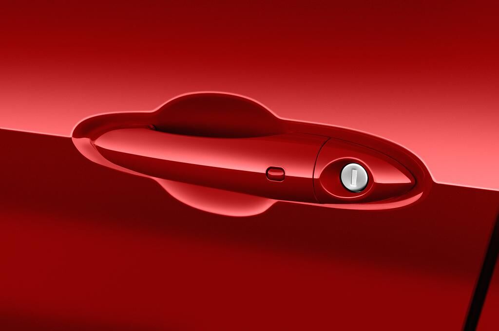 Alfa Romeo Stelvio Quadrifoglio (Baujahr 2019) - 5 Türen Türgriff