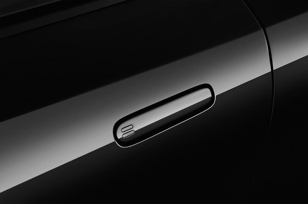 Aston Martin DB11 (Baujahr 2018) - 2 Türen Türgriff