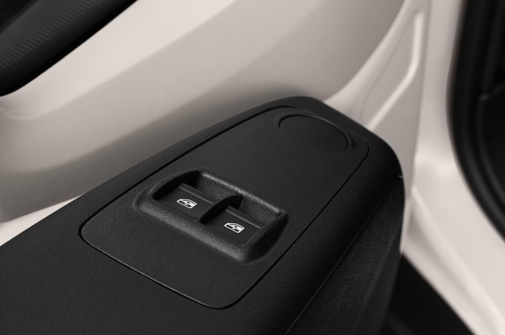 Citroen Jumper (Baujahr 2019) - 2 Türen Bedienungselemente Tür
