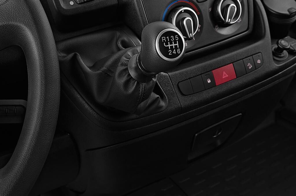 Citroen Jumper (Baujahr 2019) - 2 Türen Schalthebel