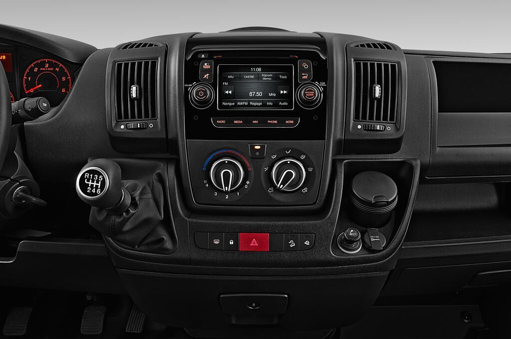 Citroen Jumper (Baujahr 2019) - 2 Türen Mittelkonsole
