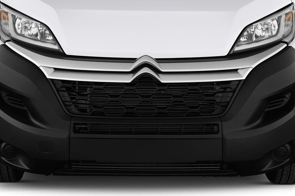 Citroen Jumper (Baujahr 2019) - 2 Türen Kühlergrill und Scheinwerfer