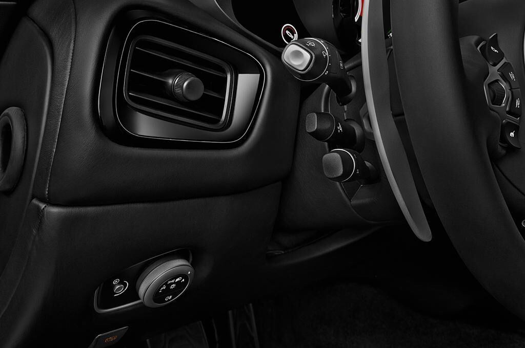 Aston Martin Vantage (Baujahr 2019) - 2 Türen Lüftung