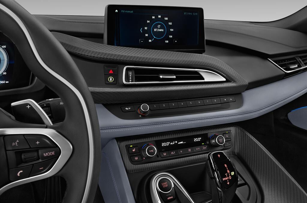 BMW i8 (Baujahr 2019) - 2 Türen Radio und Infotainmentsystem